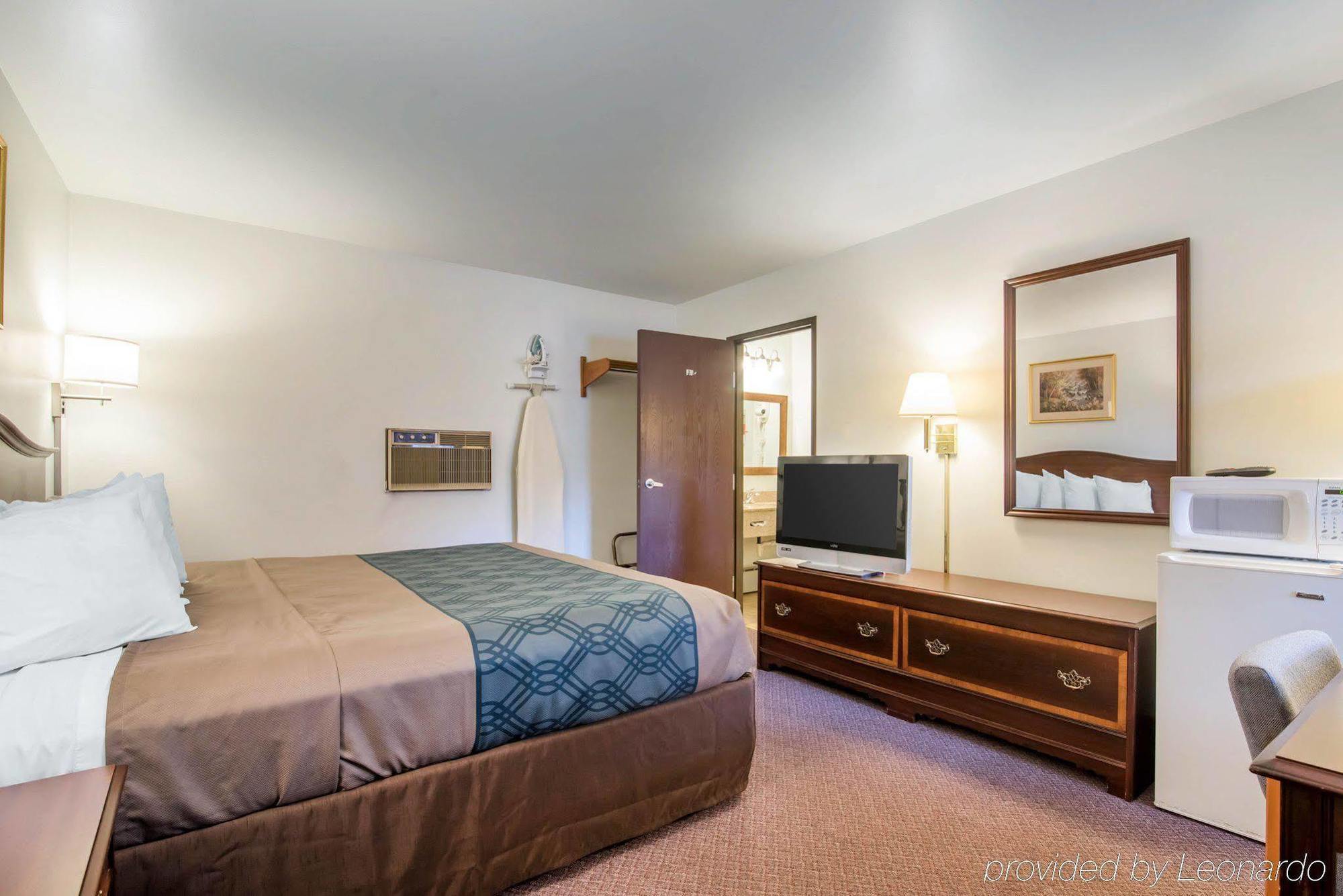 Econo Lodge Сейнт Олбънс Екстериор снимка