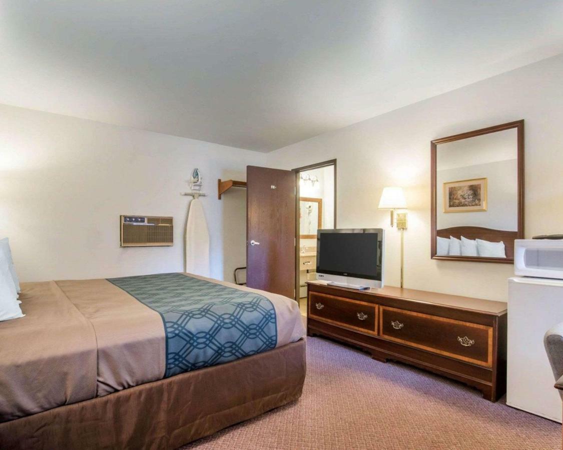 Econo Lodge Сейнт Олбънс Екстериор снимка